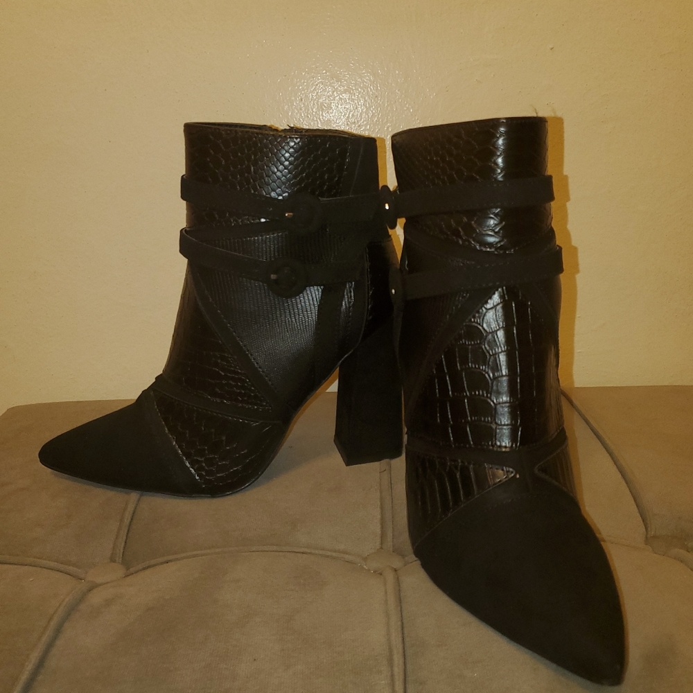 Faux Snake skin pointed heeled boots